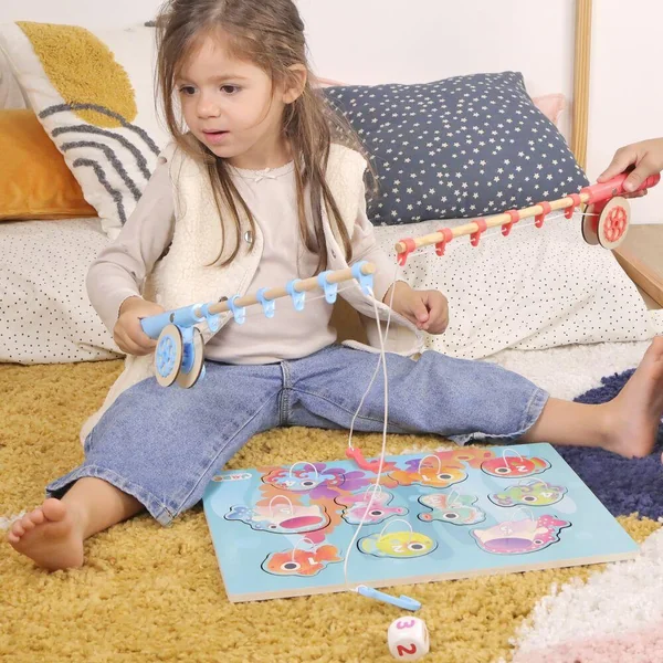 2 CANNES A PECHE 43 CM BOIS AVEC MOULINET + 10 POISSONS BOIS