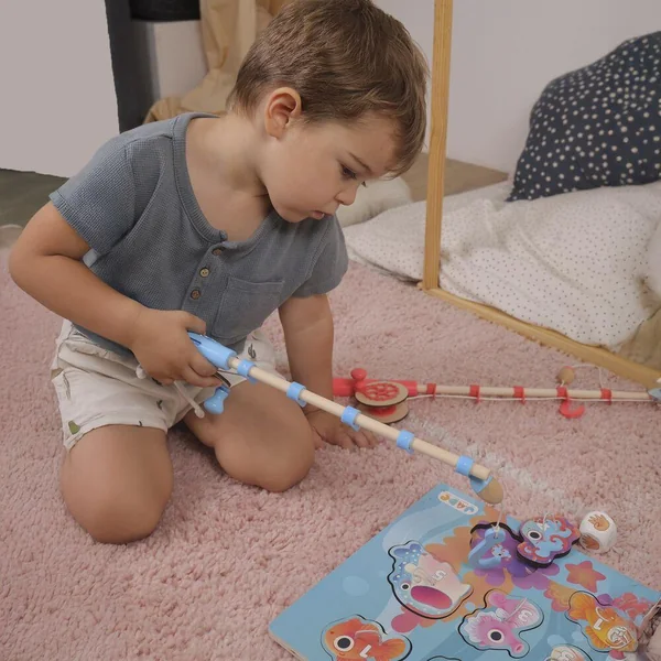 2 CANNES A PECHE 43 CM BOIS AVEC MOULINET + 10 POISSONS BOIS