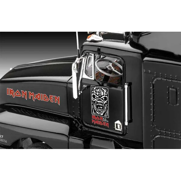 Maquette en plastique voiture 07740 - Camion de tournée "Iron Maiden" (1:32)
