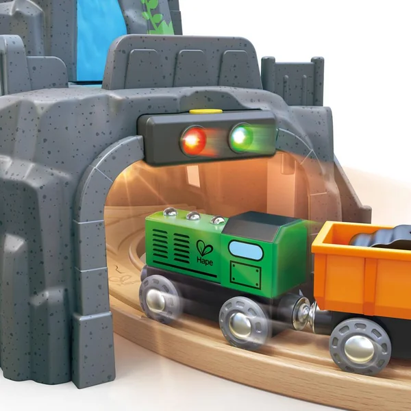 TUNNEL DE MONTAGNE LUMINEUX ET SONNORE